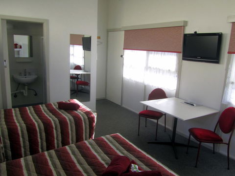 The Highlander Motel - 24HR Check In - Australia Accommodation 27