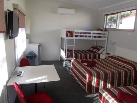 The Highlander Motel - 24HR Check In - Australia Accommodation 22