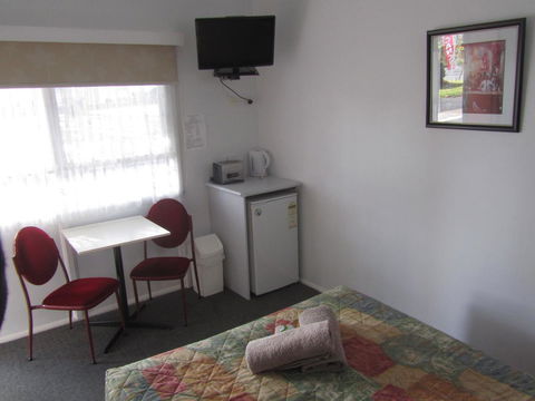The Highlander Motel - 24HR Check In - Australia Accommodation 11