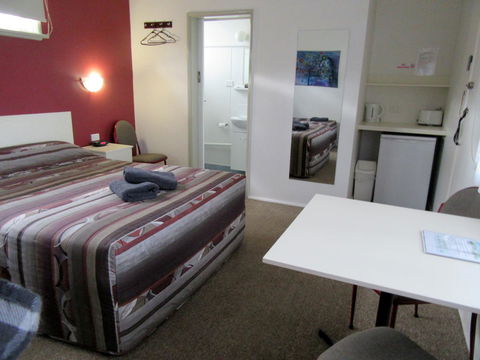 The Highlander Motel - 24HR Check In - Australia Accommodation 1