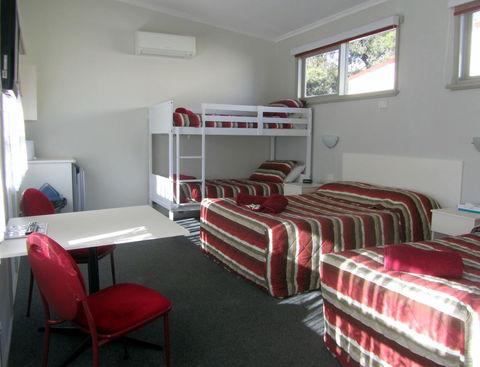 The Highlander Motel - 24HR Check In - Australia Accommodation 18