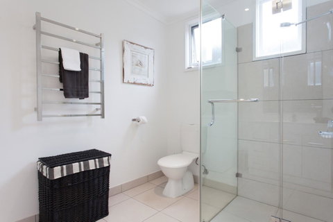 Capella Villa No. 4 - Stunning Luxury Decor Inside And Out - Australia Accommodation 11