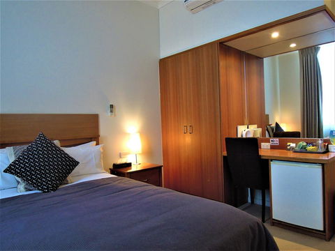 Plough Hotel - Australia Accommodation 7
