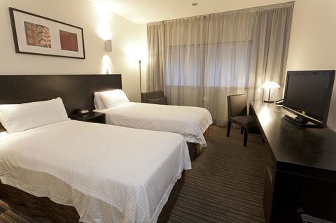 Causeway 353 Hotel - Australia Accommodation 6