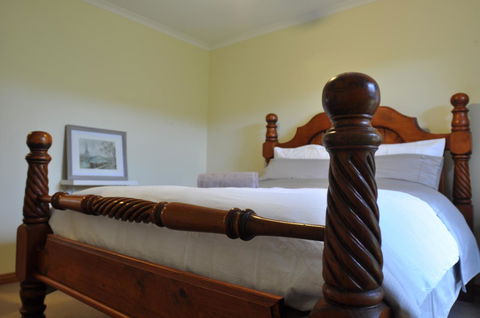 Crimea Retreat - Australia Accommodation 44