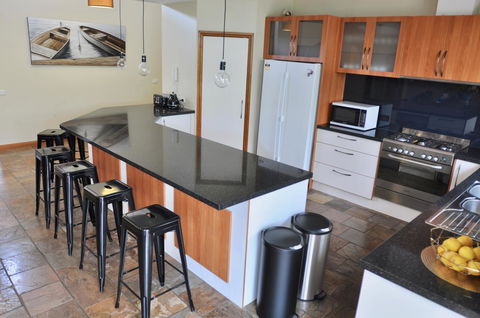 Crimea Retreat - Australia Accommodation 12