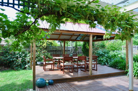 Crimea Retreat - Australia Accommodation 14
