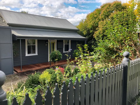 Cinta Cottage - Australia Accommodation 2