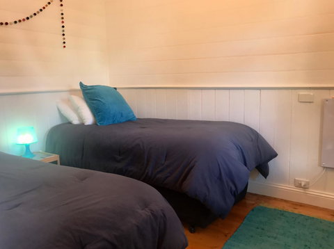 Cinta Cottage - Australia Accommodation 14