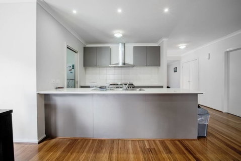 Holiday Rose - Australia Accommodation 1