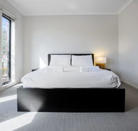 Point Cook Home with a Lovely View in Salt Water - Australia Accommodation