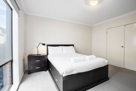 Holiday Rose - Australia Accommodation 6