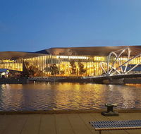 Signature Waterfront Apartments - Australia Accommodation