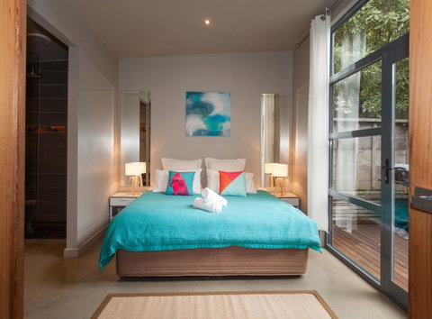 The Love Shack - Romantic Bungalow - Australia Accommodation 9