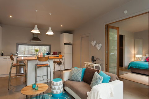 The Love Shack - Romantic Bungalow - Australia Accommodation 3