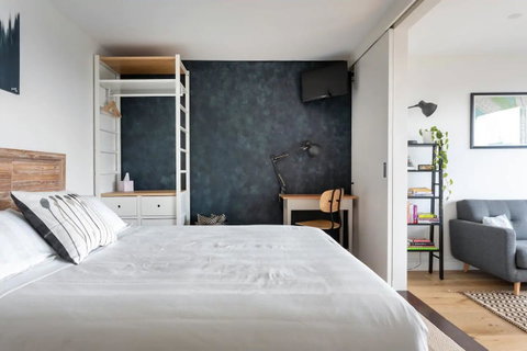 BestView St Kilda Spectacular Sunset Hideaway - Boutique Self-contained Luxury Apartment - Australia Accommodation 3