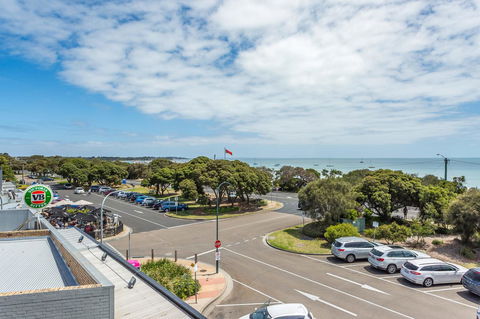 Blairgowrie Apartment 1 - On The Beach - Australia Accommodation 7