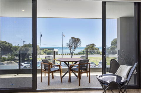Blairgowrie Apartment 1 - On The Beach - Australia Accommodation 0