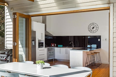 Central Bendigo Cottage, Walk To Everywhere!! - Australia Accommodation 3