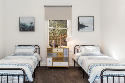 Central Bendigo Cottage, Walk To Everywhere!! - Australia Accommodation 6