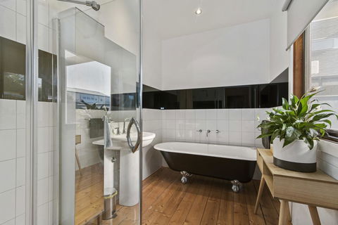 Central Bendigo Cottage, Walk To Everywhere!! - Australia Accommodation 11