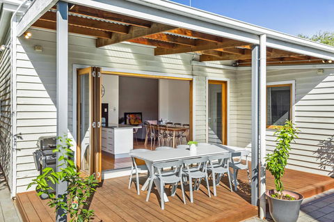 Central Bendigo Cottage, Walk To Everywhere!! - Australia Accommodation 2