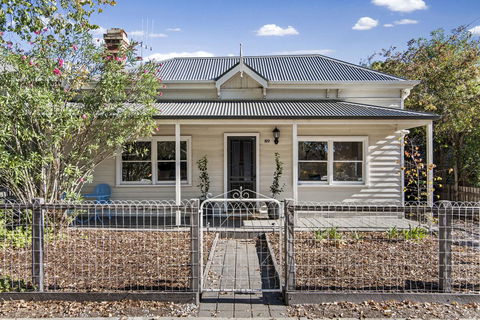 Central Bendigo Cottage, Walk To Everywhere!! - Australia Accommodation 10