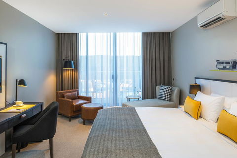 Peppers Docklands - Australia Accommodation 18