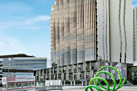 Peppers Docklands - Australia Accommodation 1