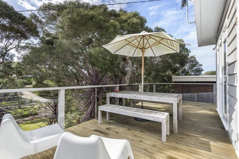 Sunset On Scott - Relax In Tranquility & Style - Australia Accommodation 4