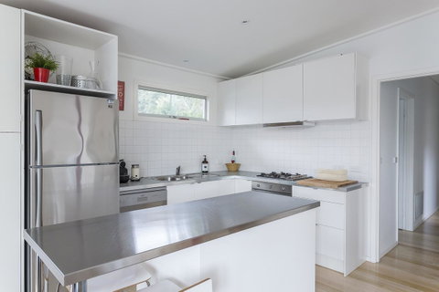 Sunset On Scott - Relax In Tranquility & Style - Australia Accommodation 9