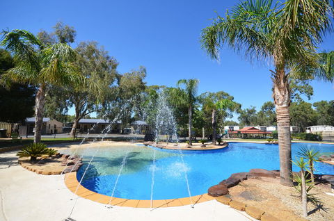 Tasman Holiday Parks - Merool On The Murray - Australia Accommodation 9
