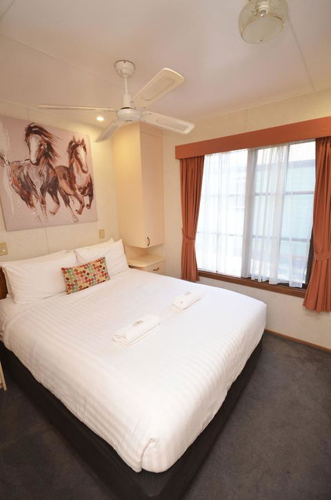 Tasman Holiday Parks - Merool On The Murray - Australia Accommodation 12