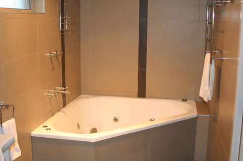 Coachman Motel And Holiday Units - Australia Accommodation 12