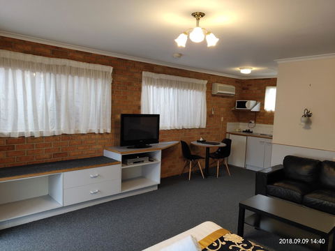 Coachman Motel And Holiday Units - Australia Accommodation 18