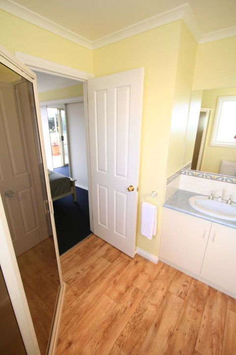 Hamilton Townhouse Motel - Australia Accommodation 2
