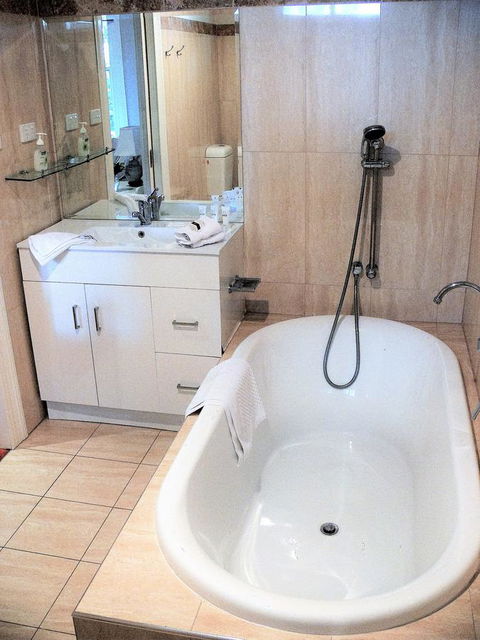Fairbank House - Australia Accommodation 4