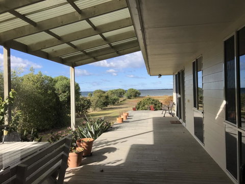 Eagle Bay Views - Australia Accommodation 0