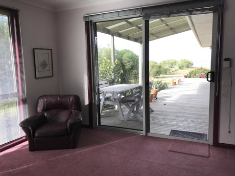 Eagle Bay Views - Australia Accommodation 7