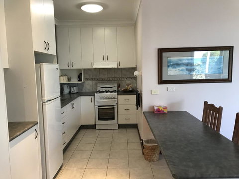 Eagle Bay Views - Australia Accommodation 15