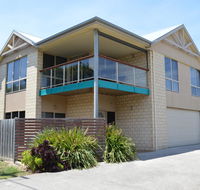 Ocean View Beach house - Australia Accommodation