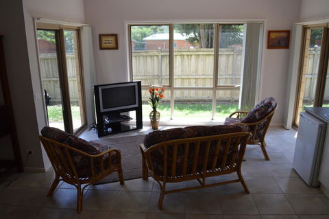 Ocean View Beach House - Australia Accommodation 15