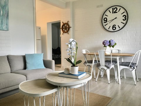 The Wheelhouse - 2BR Waterfront Apt In Town - Australia Accommodation 0