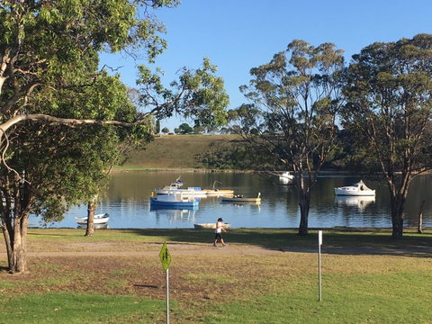 The Wheelhouse - 2BR Waterfront Apt In Town - Australia Accommodation 20