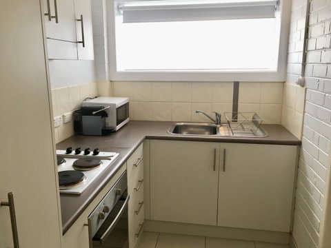 The Wheelhouse - 2BR Waterfront Apt In Town - Australia Accommodation 11