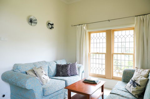 Miss Pym's Cottage - Australia Accommodation 40
