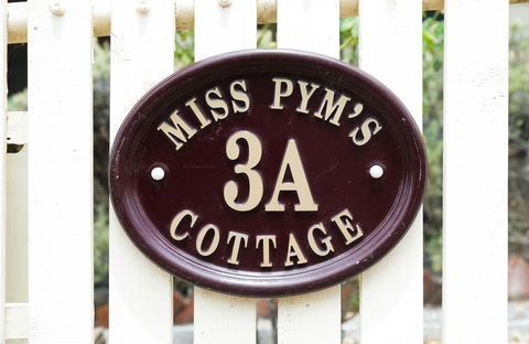 Miss Pym's Cottage - Australia Accommodation 6