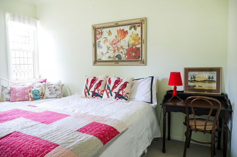 Miss Pym's Cottage - Australia Accommodation 23