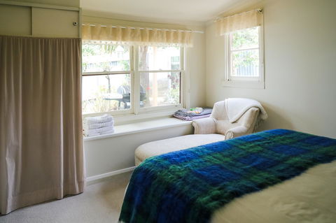 Miss Pym's Cottage - Australia Accommodation 17