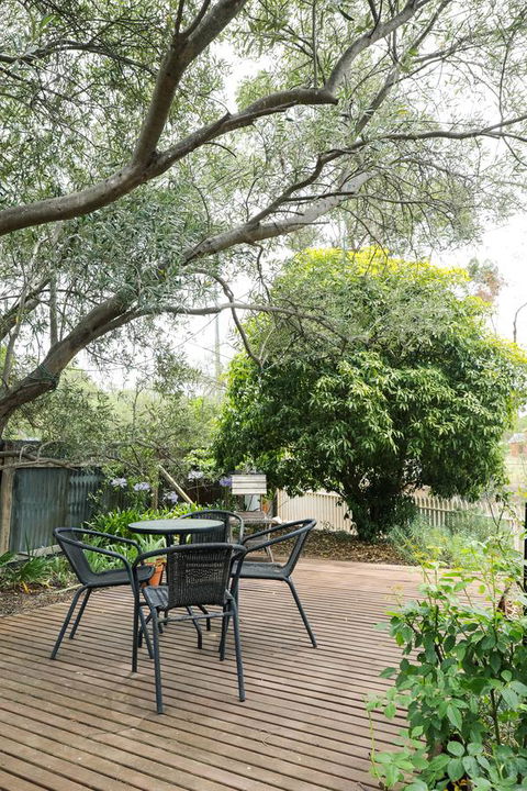 Miss Pym's Cottage - Australia Accommodation 5